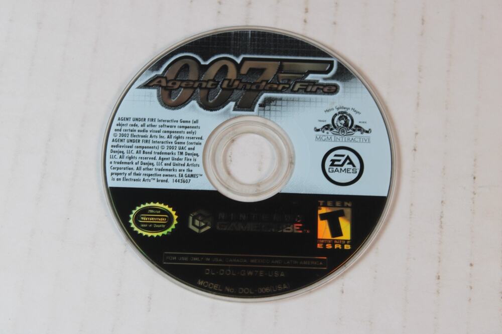 James Bond 007 in Agent Under Fire (Nintendo GameCube, 2002) Game Disc Only